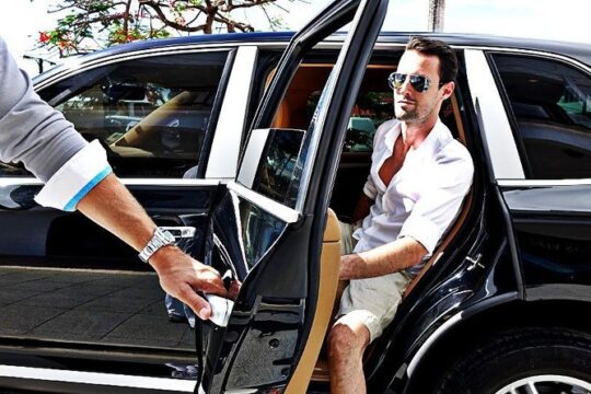 Private Transfer from London City Center to London Airport (LCY)