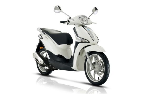 Liberty scooter rental Piaggio 50cc (4T) Paris