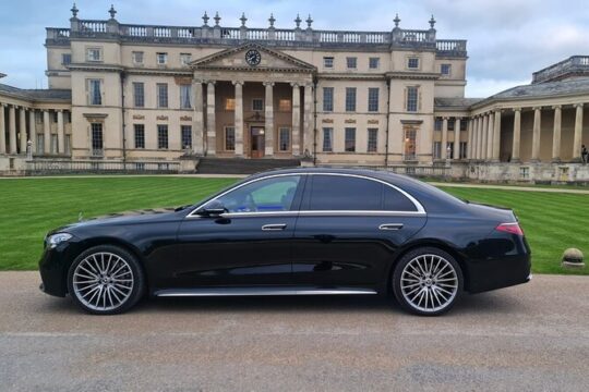 Chauffeur Limo Transfer Services from Gatwick Airport To London