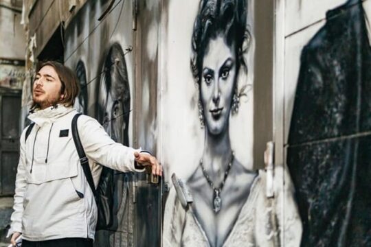 Private Historical and Street Art Walking Tour of Naples