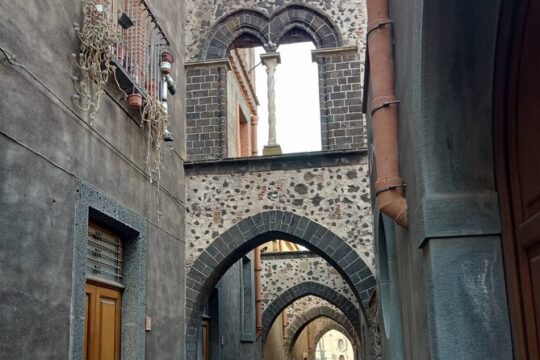 Tasting of typical Sicilian products in Randazzo Gole Alcantara.