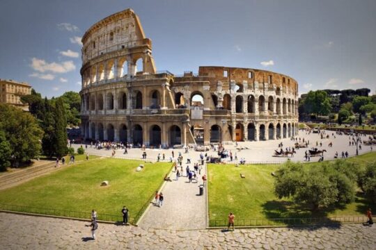 Express Colosseum Tour: Discover Rome's Iconic Landmark
