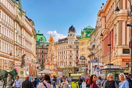 Private Transfer from Berlin to Vienna with 2 hours for sightseeing
