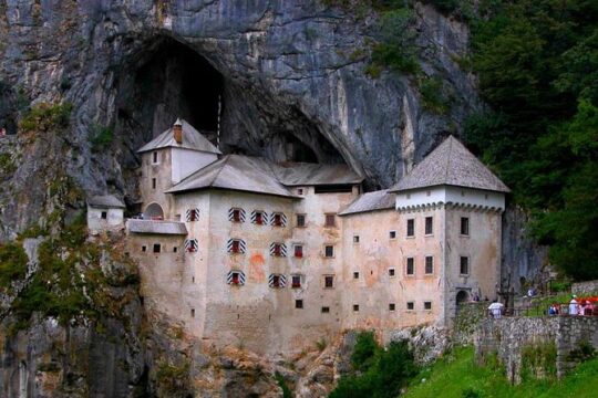Castles & Wine Tour