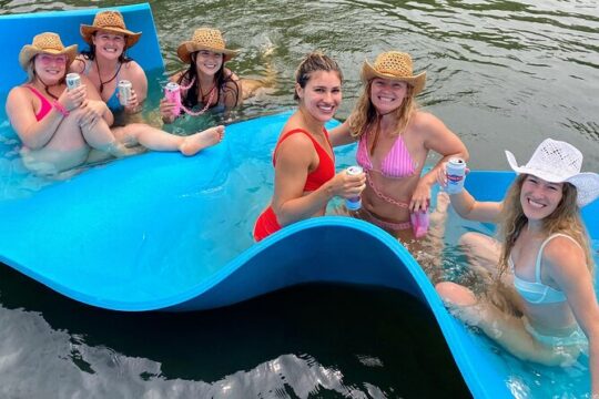 Captained 4 Hr Boat Charter on Lake Austin for up to 12 Guests