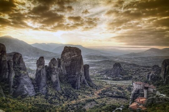 Meteora-luxury private tour from Corfu to Meteora