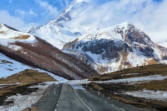 Daily Tours to Caucasus Mountains-Gudauri,Kazbegi,Jinvali,Ananuri