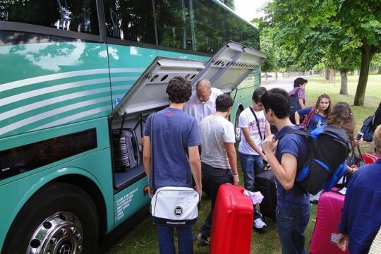 Luton Airport Private Transfers to/from London (Postcode W8 to W14)