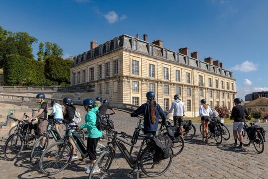 Private Tour from Paris to Versailles by Electric Bike