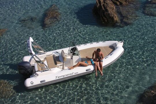 Capelli Tempest 600 rental on the Baunei coast (max. 9 pax)