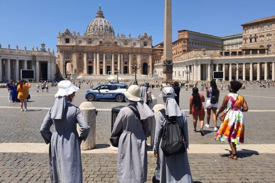 Vatican & Sistine Chapel Private Skip-the-line Tour with PhD Licensed Guide