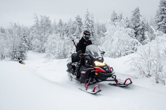 3 days Snowmobile Raid in Finnish Lapland