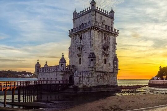 Private Tour to Lisbon with Executive Car and Guide