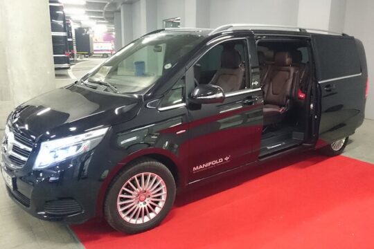 Airport to Cracow transfer by Minivan