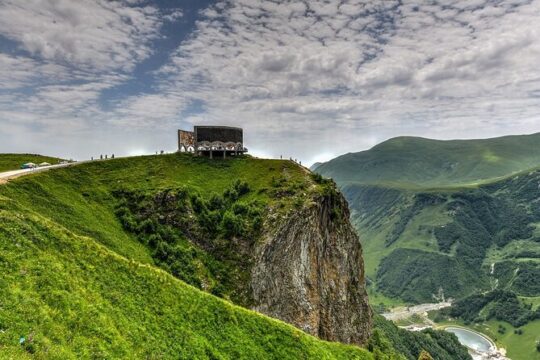 2-Day Kazbegi Tour: Adventure in the Caucasus Mountains