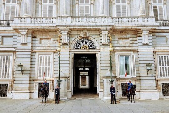 Private Walking Tour in Royal Palace and Prado Museum