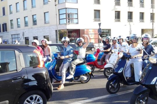 Tour of Rome with the iconic Vespa - PROFICIENT DRIVING SKILLS REQUIRED