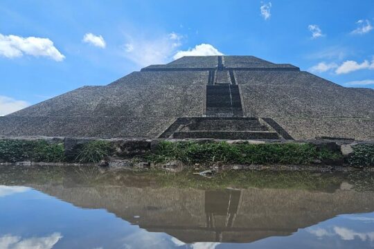 Tour to Teotihuacan with Pickup from Parque Mexico