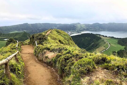 Guided Tour to the Sete Cidades Volcano in São Miguel Azores