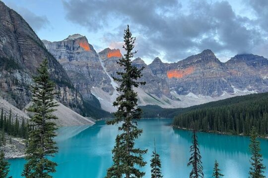 Sunrise Tour Moranie Lake Lake Louise from Calgary/Canmore/Banff