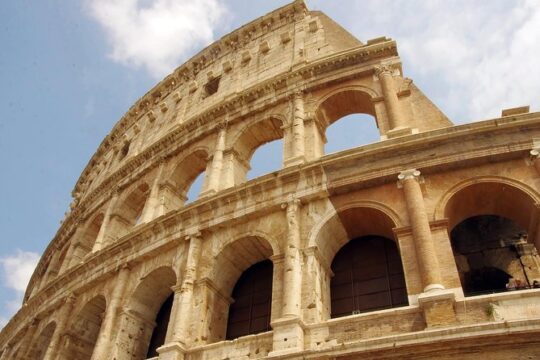 Private Transfer from Milan to Rome with 2h Sightseeing Stops, Local Driver
