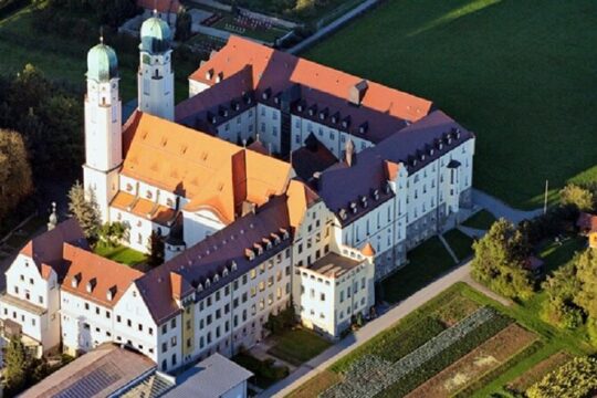 Private Transfer from Prague to Vilshofen with stop in Č.Krumlov or Hluboká