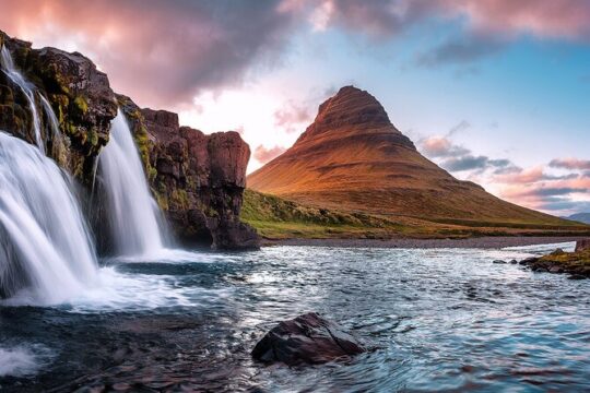 Private audio guide of the island for self-exploration tour