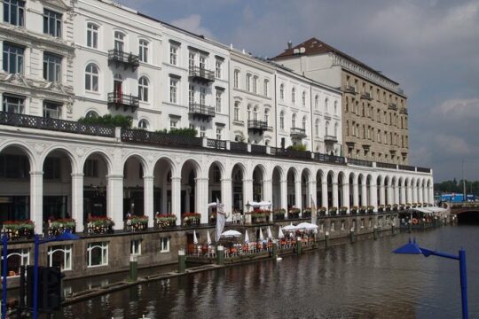 Private 3-Hour Hamburg Sightseeing Tour in a Mercedes Limousine