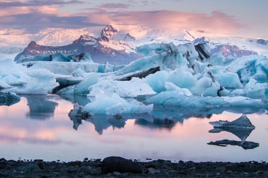 Private Jeep Tour - Glacier Lagoon and Diamond Beach