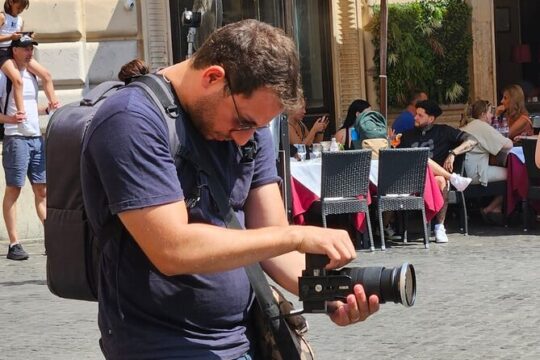 Private Photoshoot at Trevi Fountain and Colosseum in Rome