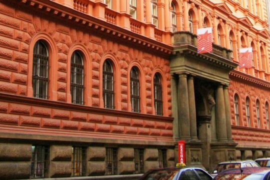 Wars and Totality History tour in Prague