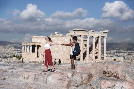 Private Photo Shoot Tour in Athens by a Top Pro