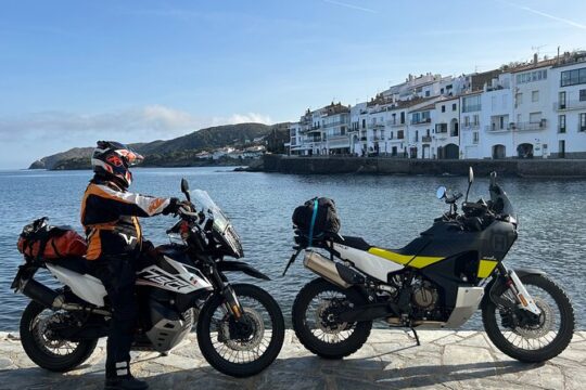4-Day Private Tour between Sea and Mountain from Barcelona