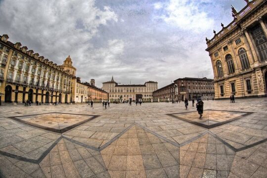Turin: Private City Walking Tour with Chocolate Shop Tasting