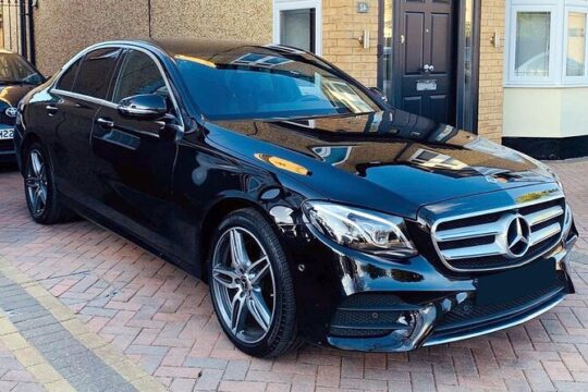 Departure Transfer Melbourne to Melbourne Airport MEL in Sedan