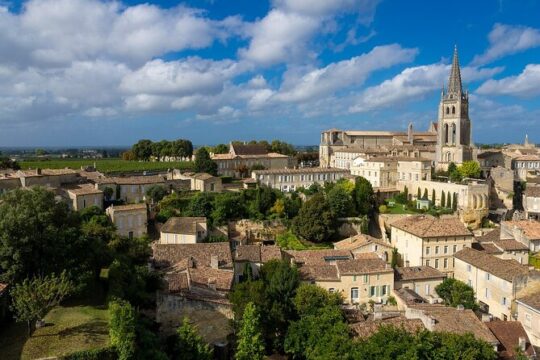 Half day in Pomerol and Saint Emilion in a classic car