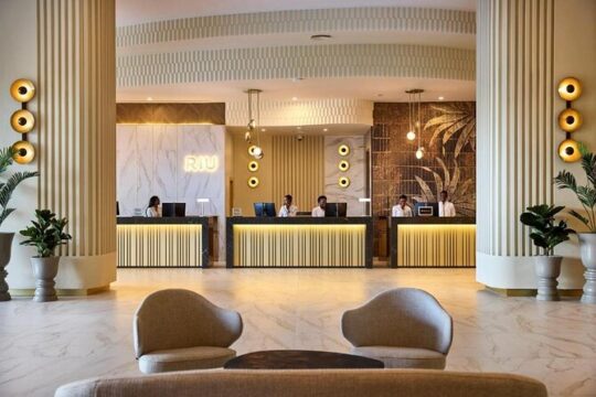 Private Airport Transfer to Hotel Riu Palace Aquarelle