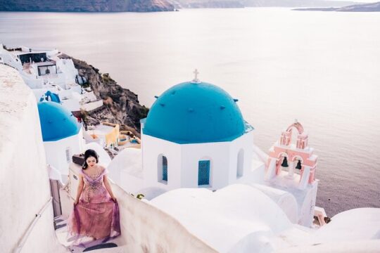 Private Professional Vacation Photoshoot in Santorini