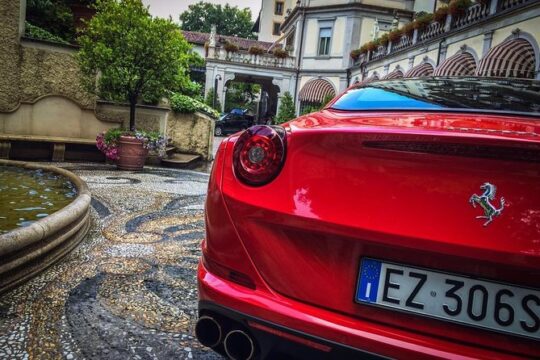 Como Lake / Bellagio-Tour in Ferrari