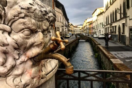 2-Hours Relax Walking Tour Through Lucca