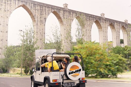Lisbon Half Day Tour in a Vintage Jeep with Food and Drinks