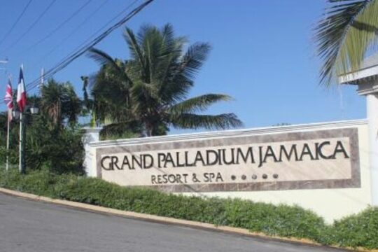 Private Airport Transfer To And From Grand Palladium