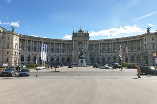 Vienna is for Biking - Private bike tour in English,Italian,German