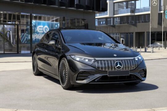 Arrival Transfer: Fiumicino Airport FCO to Rome by Luxury Car