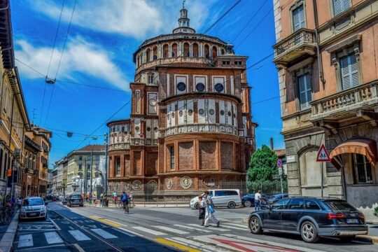 Private tour of Photography at best locations in Milan with a local