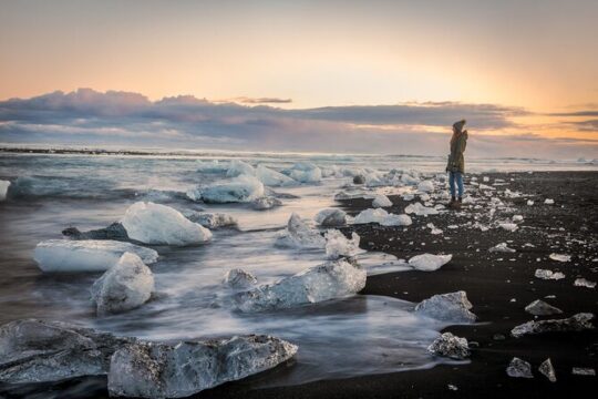 Full-Day Glacier Lagoon, Diamond Beach & Glacier Hike
