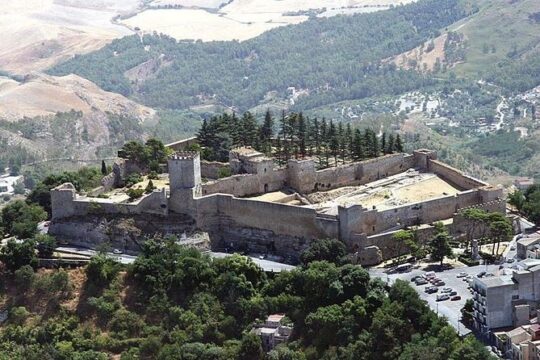 Enna - Morgantina - Caltagirone Tour