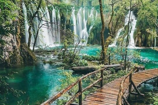 Private transfer from Split to Zagreb with Plitvice Lakes