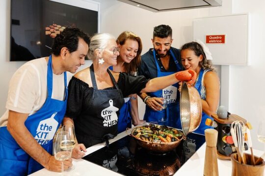 Market Tour and Cataplana Cooking Class in Algarve