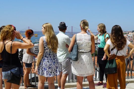 2-hour city tour of Lisbon's highlights